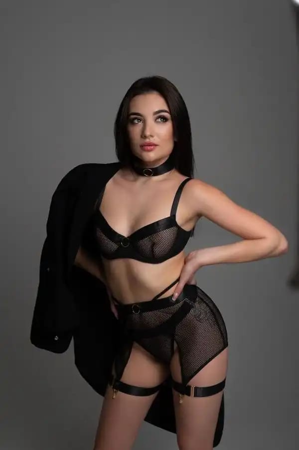 Adele Escort