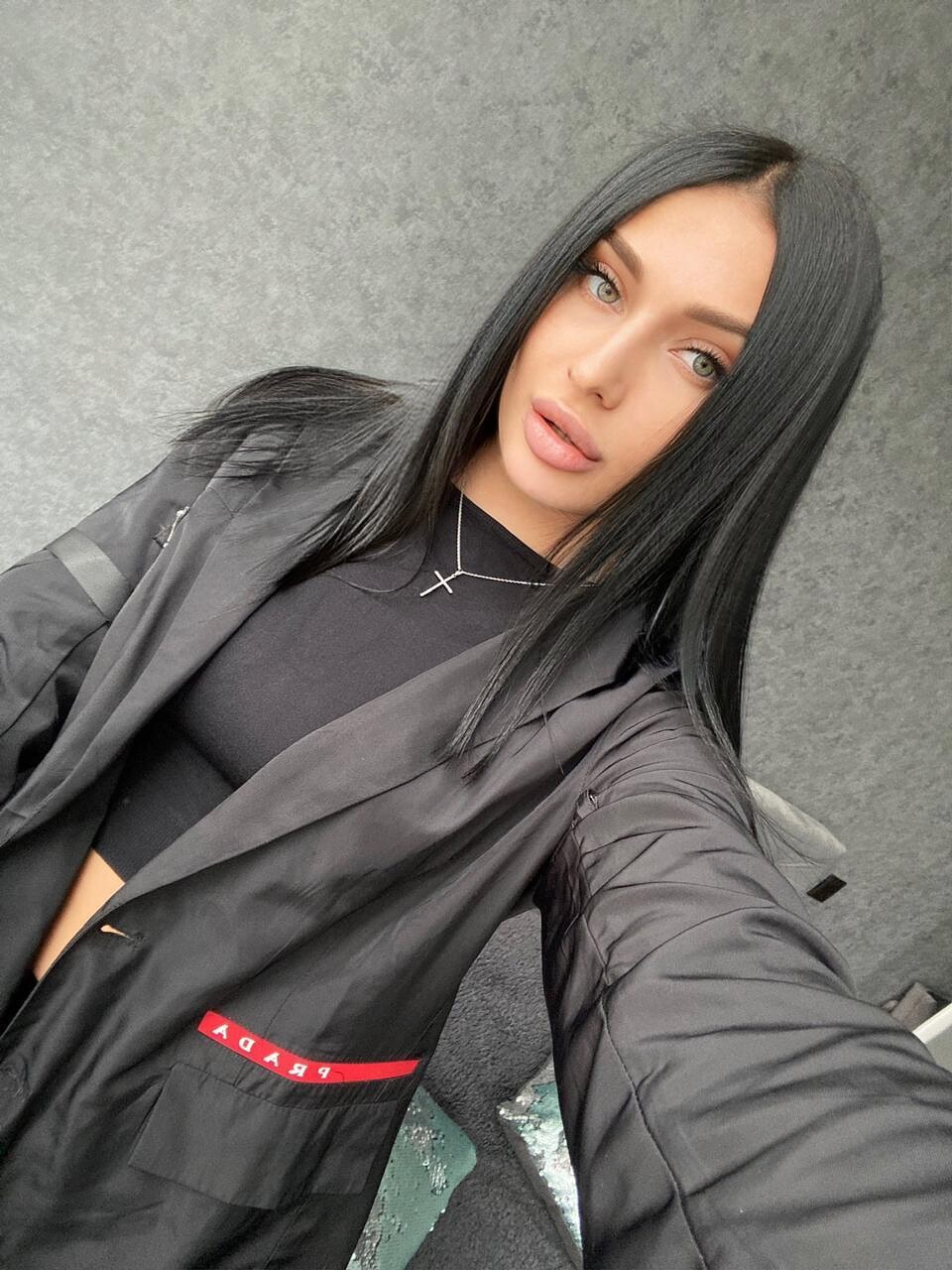 Vika Escort