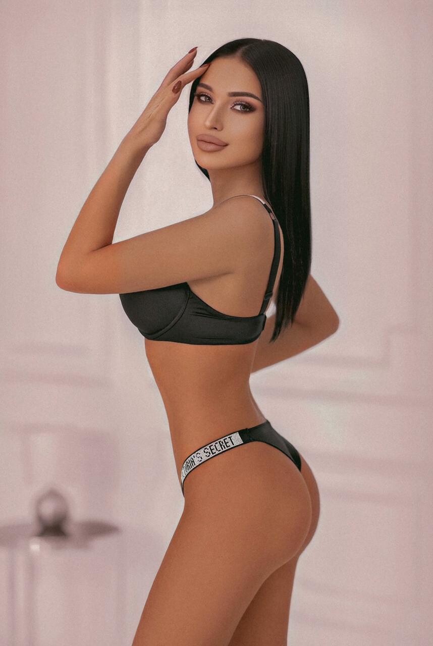 Vika Escort